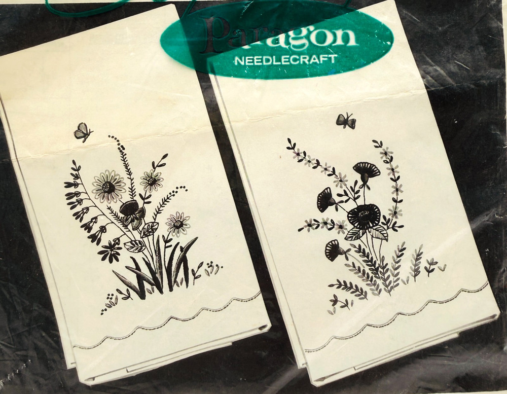 Paragon Needlecraft Linen Guest Towels Embroidery Kit #0287 Vintage 1975 Floral